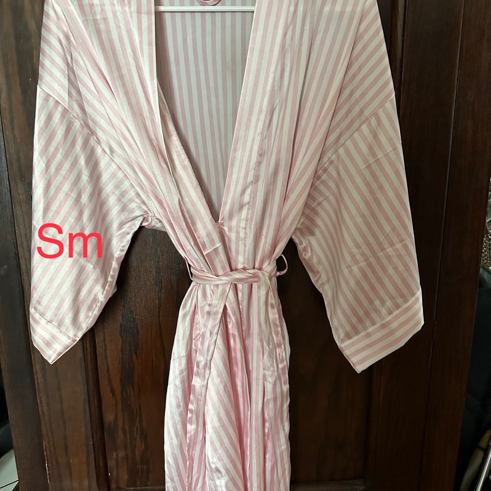 VS Signature Stripe Robe